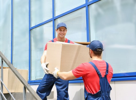 Booking your moving truck service in Roehampton